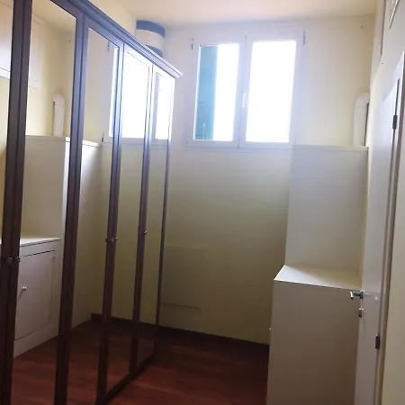 Porta A Mare, Free Parking *